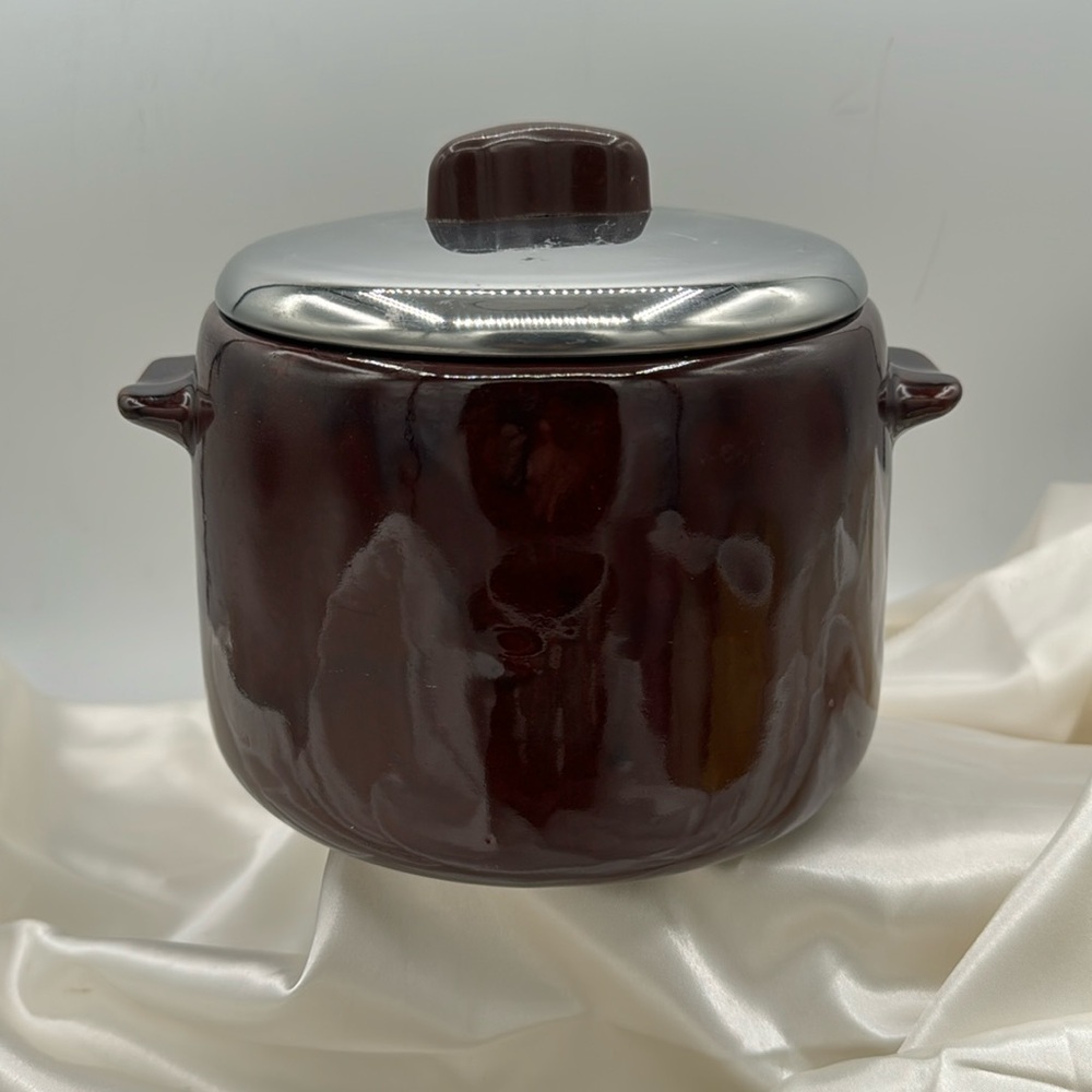 West Bend Brown Crock/Casserole with lid.